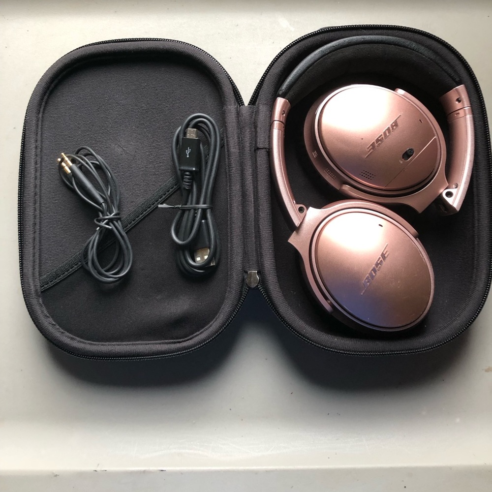 Bose QuietComfort 35 II Limited Edition Bluetooth Headphones (Read)